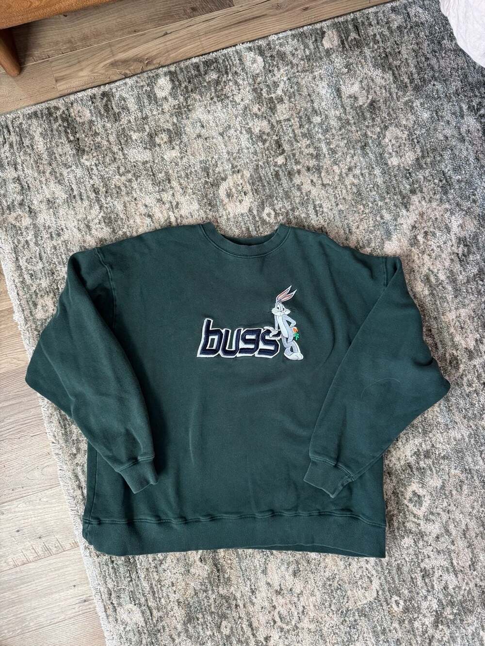 Warner Bros Bugs Bunny Sweatshirt Size XL Green Looney Tunes